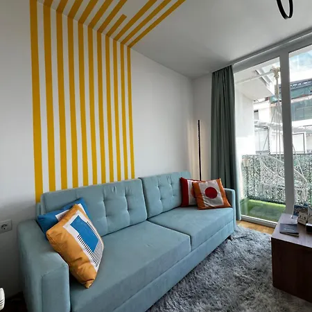 View Duplex - Stylish 2br With Parking