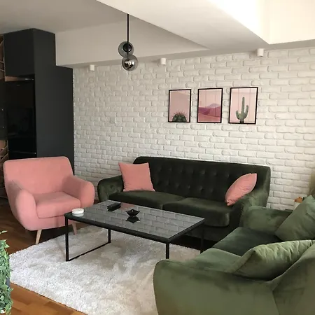 View Duplex - Stylish 2br With Parking *