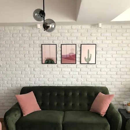 View Duplex - Stylish 2br With Parking