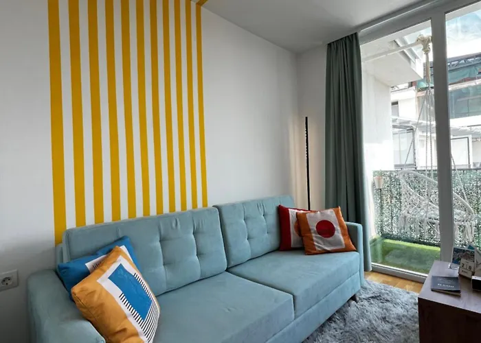 View Duplex - Stylish 2br With Parking