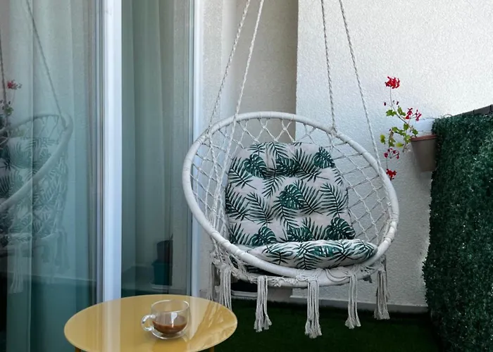 Apartment View Duplex - Stylish 2br With Parking