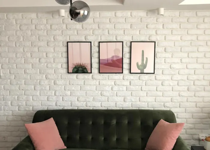 View Duplex - Stylish 2br With Parking